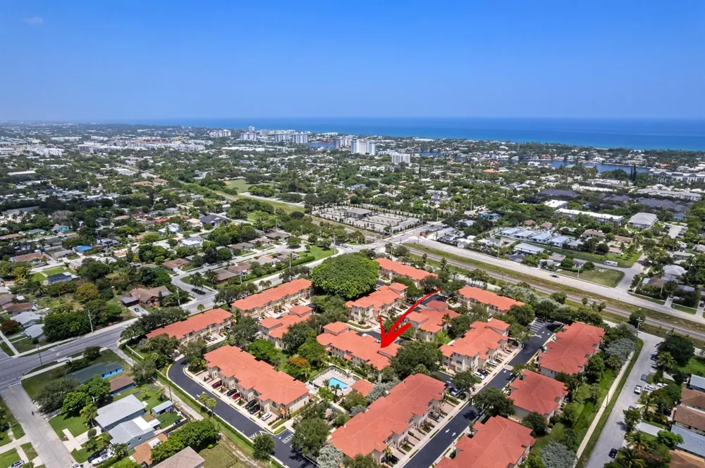 1020 E LONGPORT CIRCLE #6B Delray Beach, FL 33444