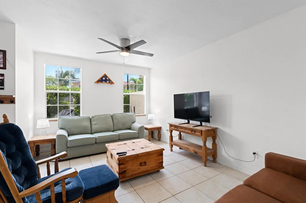 1020 E LONGPORT CIRCLE #6B Delray Beach, FL 33444