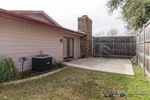 565 Hunters Glen Street Lewisville, TX 75067