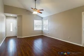 565 Hunters Glen Street Lewisville, TX 75067