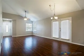 565 Hunters Glen Street Lewisville, TX 75067