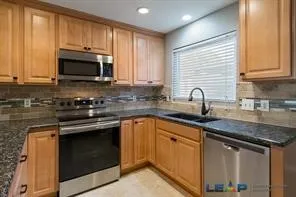 565 Hunters Glen Street Lewisville, TX 75067