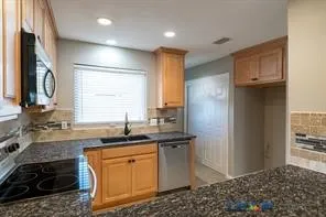 565 Hunters Glen Street Lewisville, TX 75067