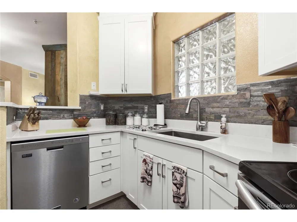 1651 W Canal Circle #617 Littleton, CO 80120