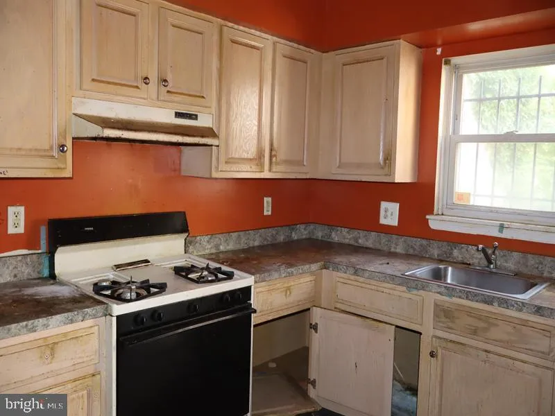 4023 GREEN STREET Philadelphia, PA 19104