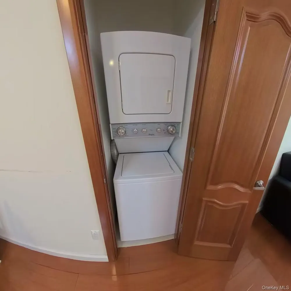 144-69 Barclay Avenue #3C Flushing, NY 11355