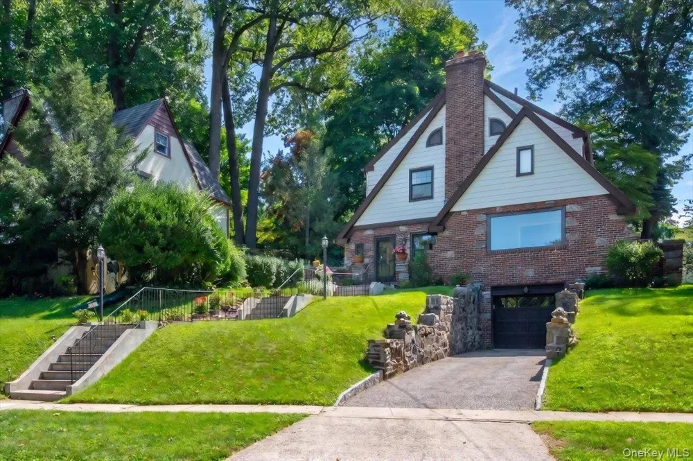 3 Walworth Terrace White Plains, NY 10606