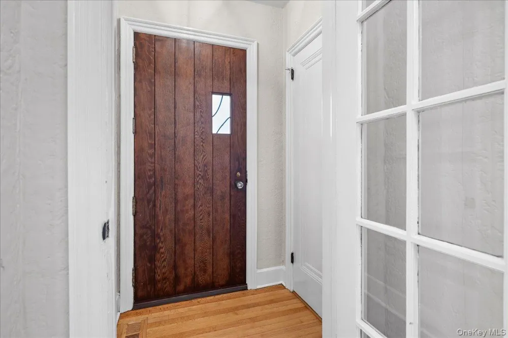 3 Walworth Terrace White Plains, NY 10606