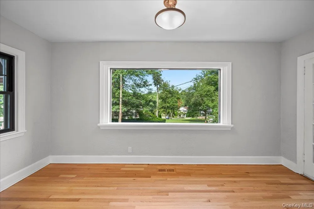 3 Walworth Terrace White Plains, NY 10606