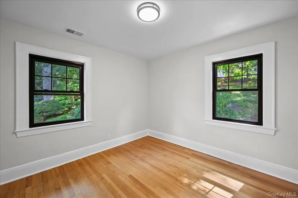 3 Walworth Terrace White Plains, NY 10606