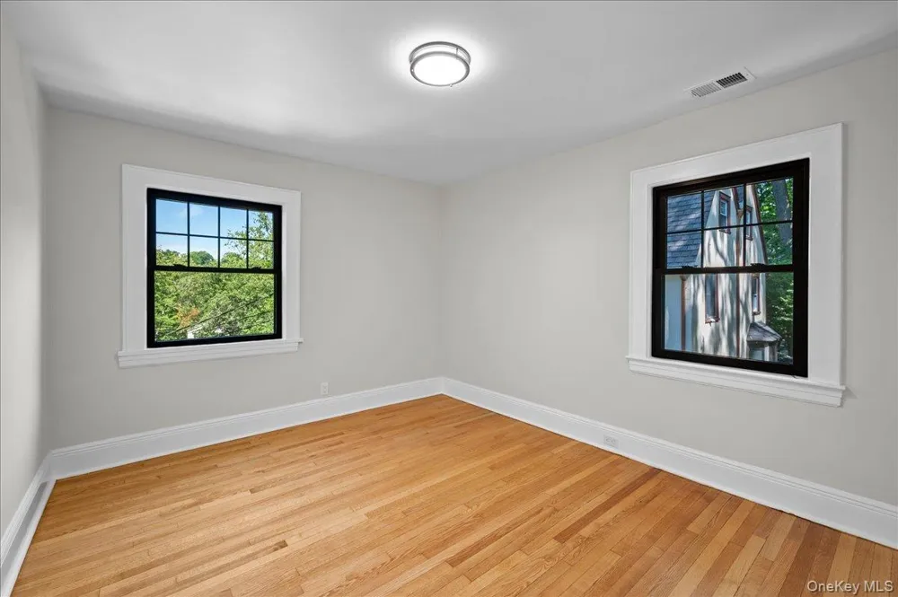 3 Walworth Terrace White Plains, NY 10606