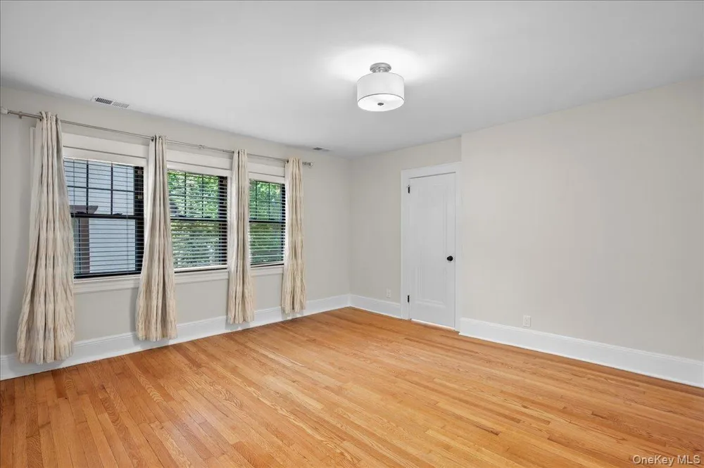3 Walworth Terrace White Plains, NY 10606