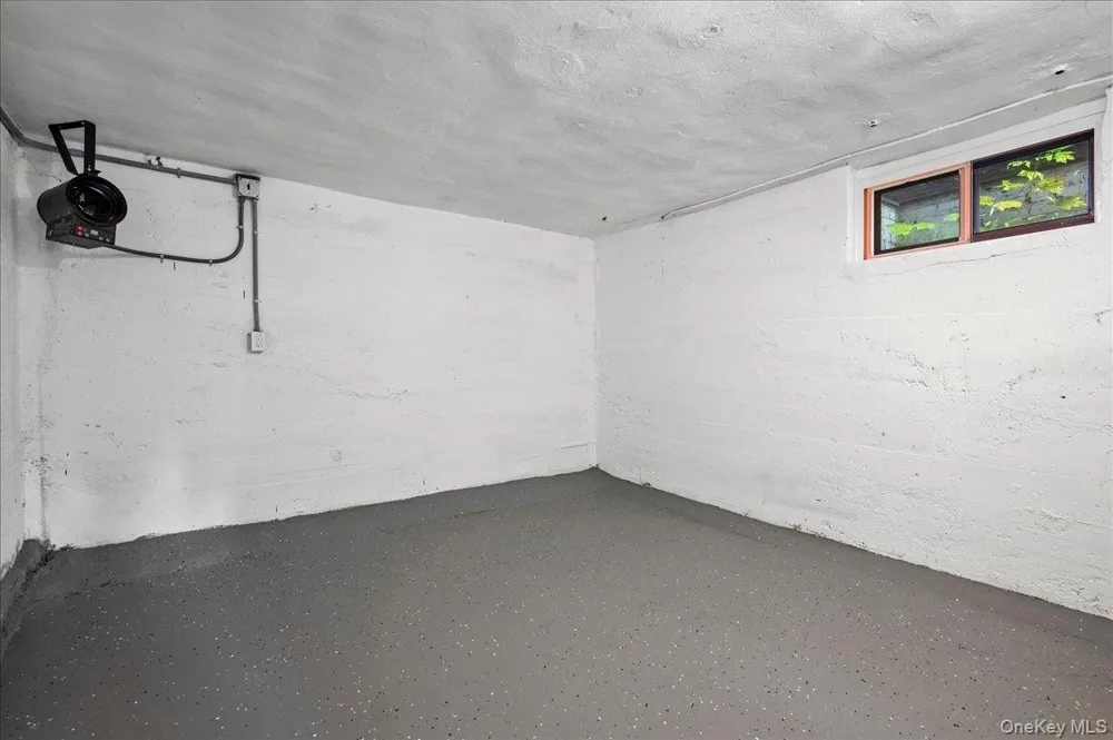 3 Walworth Terrace White Plains, NY 10606