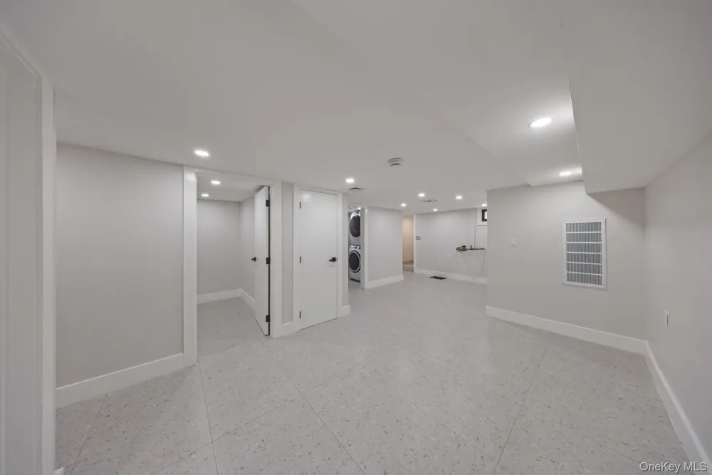 114-11 202nd Street Saint Albans, NY 11412