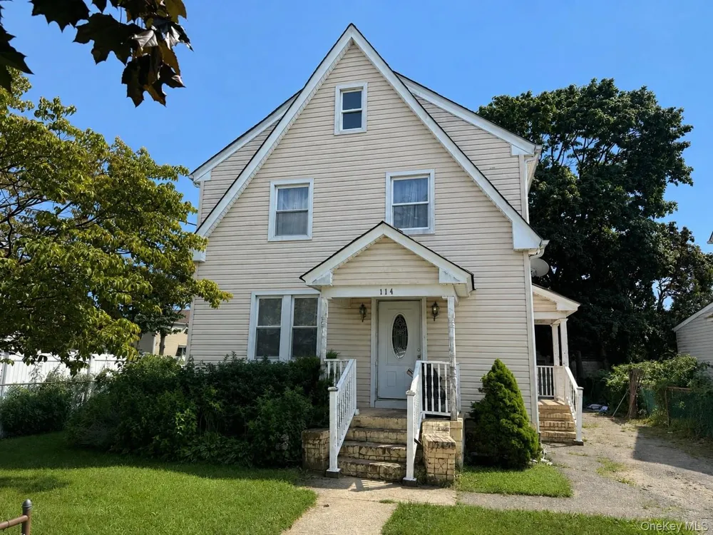 114 Leonard Avenue Freeport, NY 11520