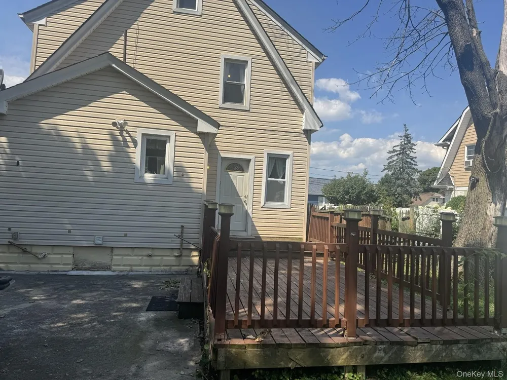 114 Leonard Avenue Freeport, NY 11520