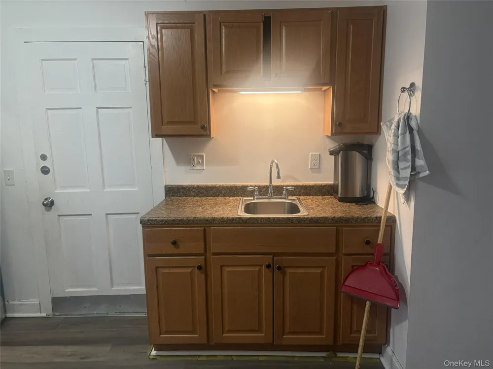 7 North Road Bloomingburg, NY 12721