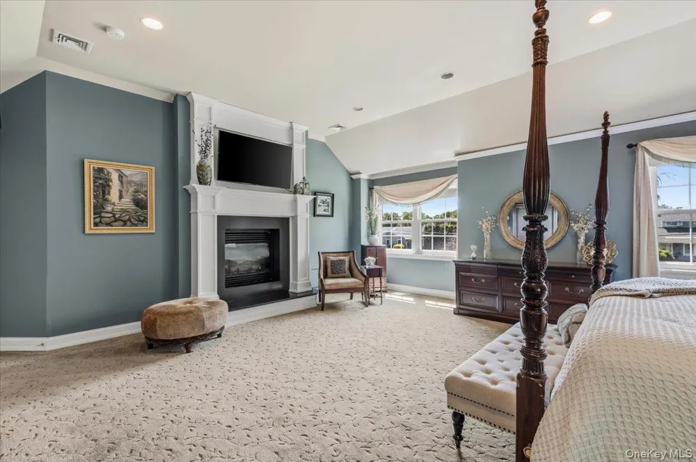 7 The Keel East Islip, NY 11730