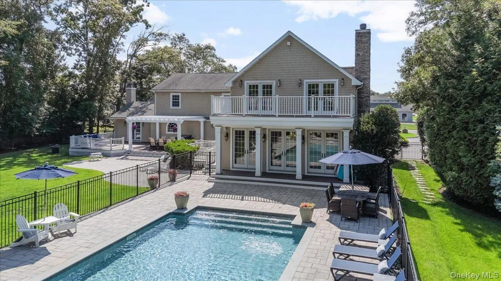 7 The Keel East Islip, NY 11730