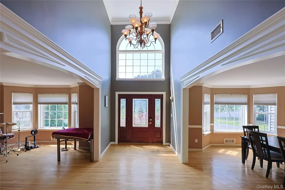 1010 Pine View New Windsor, NY 12553