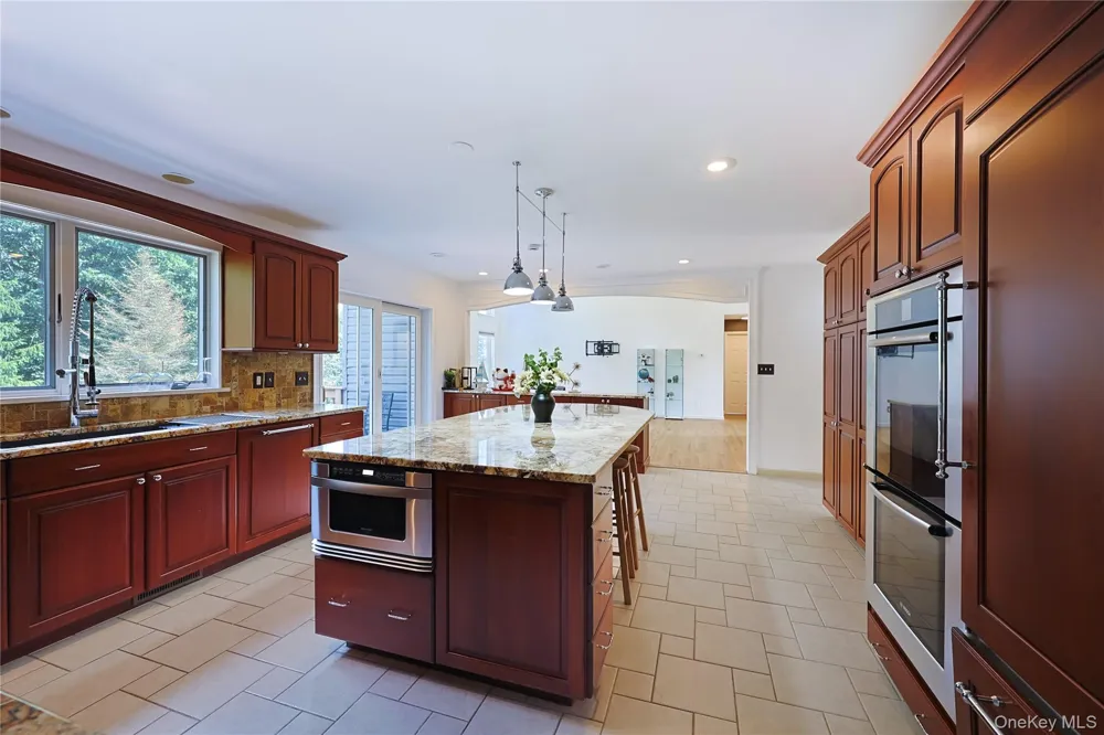1010 Pine View New Windsor, NY 12553