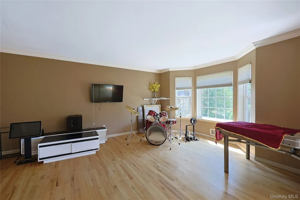 1010 Pine View New Windsor, NY 12553