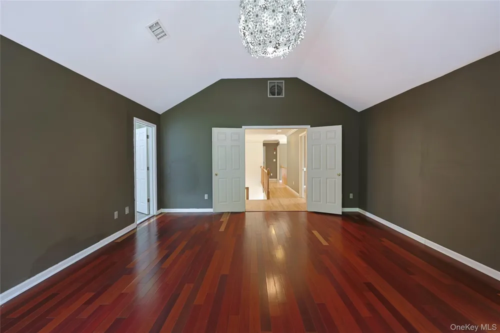 1010 Pine View New Windsor, NY 12553