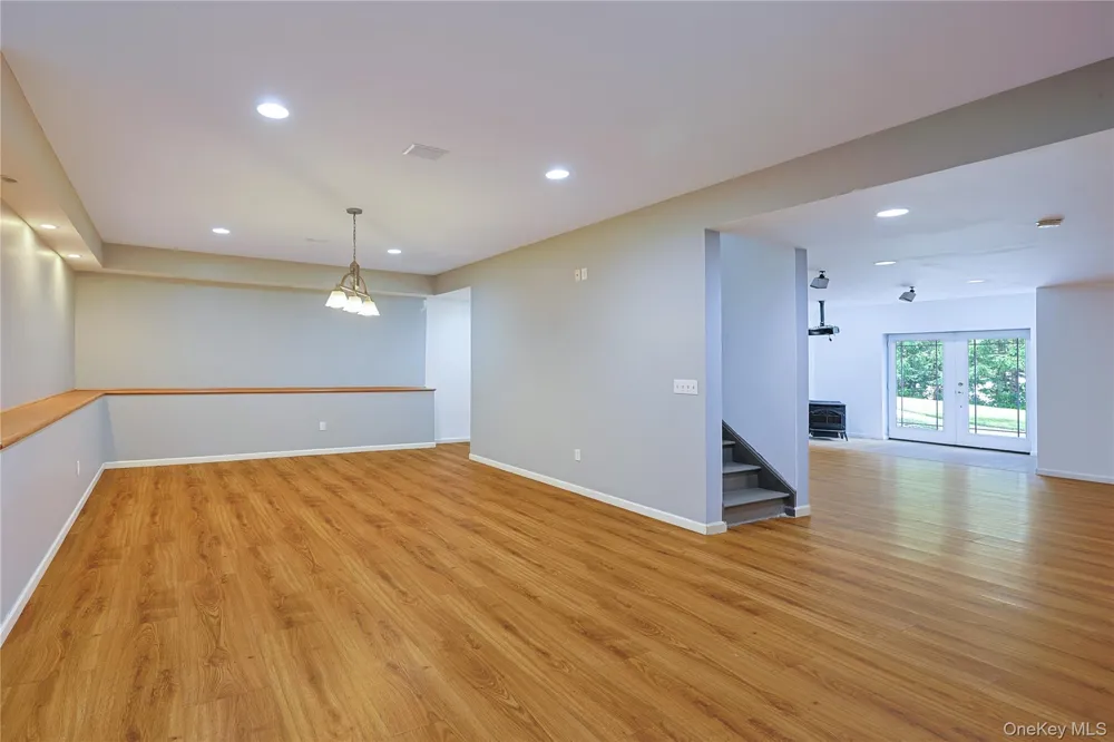 1010 Pine View New Windsor, NY 12553