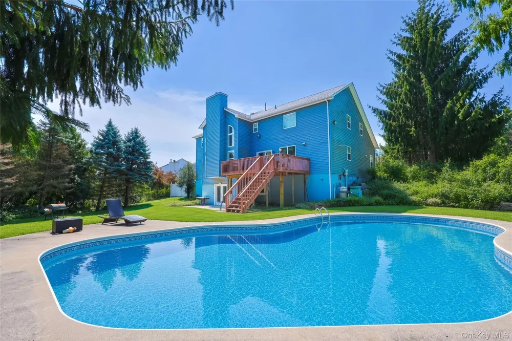 1010 Pine View New Windsor, NY 12553