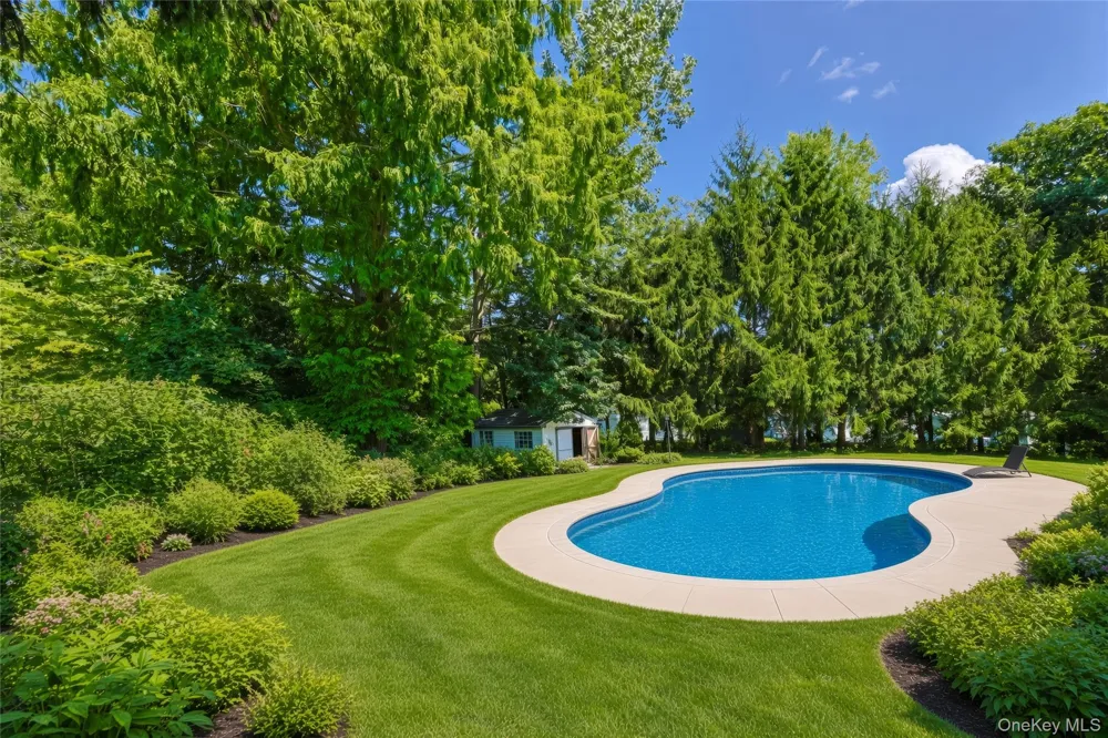 1010 Pine View New Windsor, NY 12553