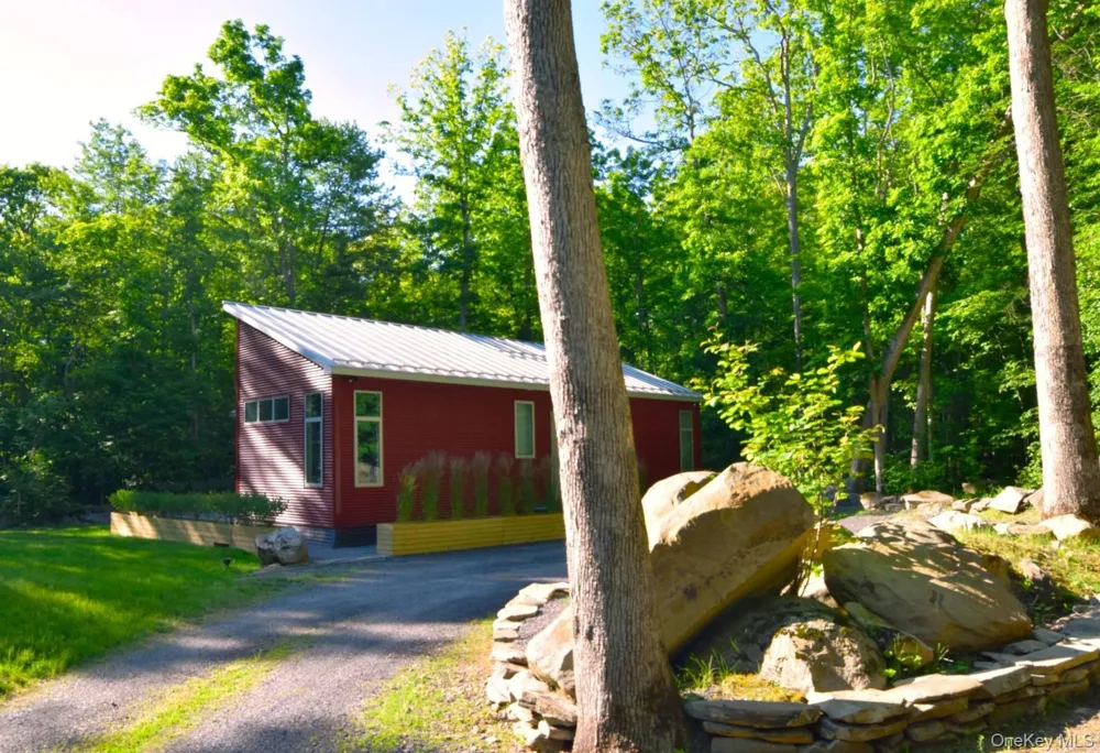32 Old East Road Wallkill, NY 12589