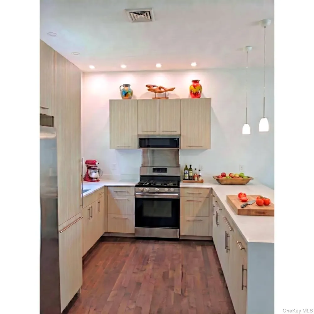 32 Old East Road Wallkill, NY 12589