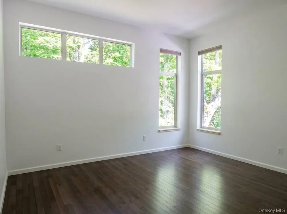 32 Old East Road Wallkill, NY 12589