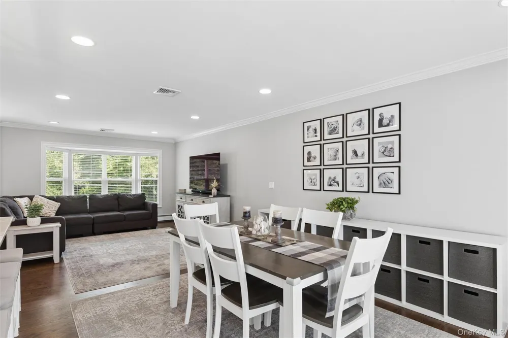 162 Stuyvesant Road Oakdale, NY 11769