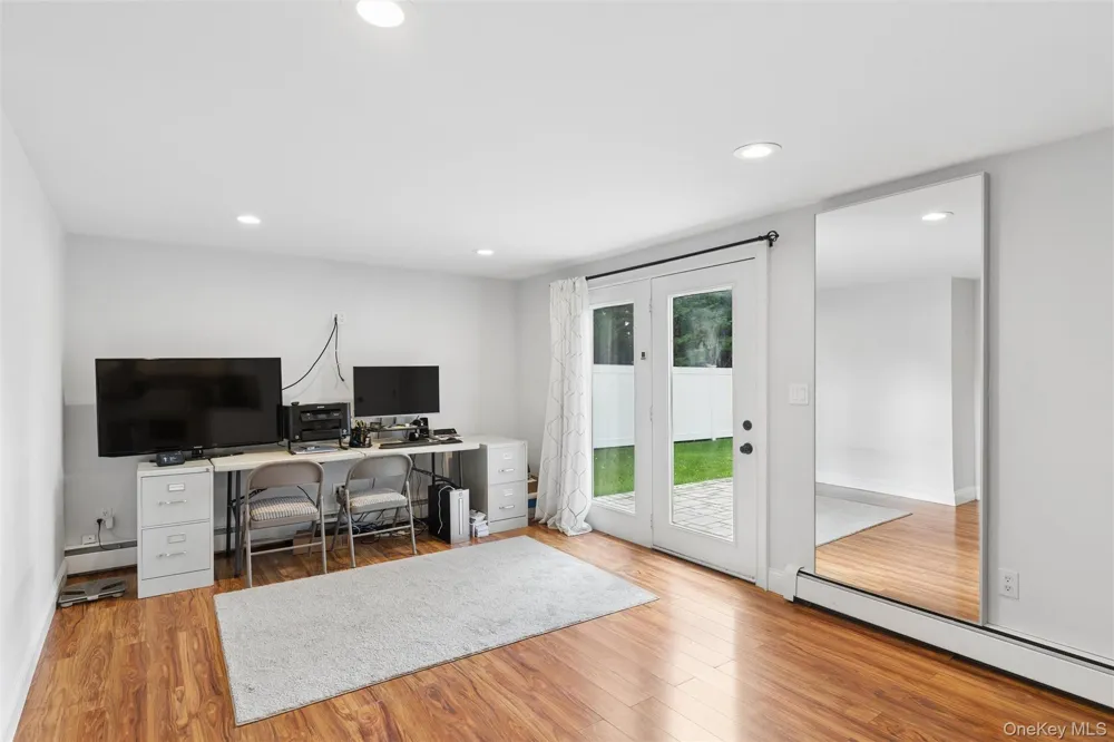 162 Stuyvesant Road Oakdale, NY 11769