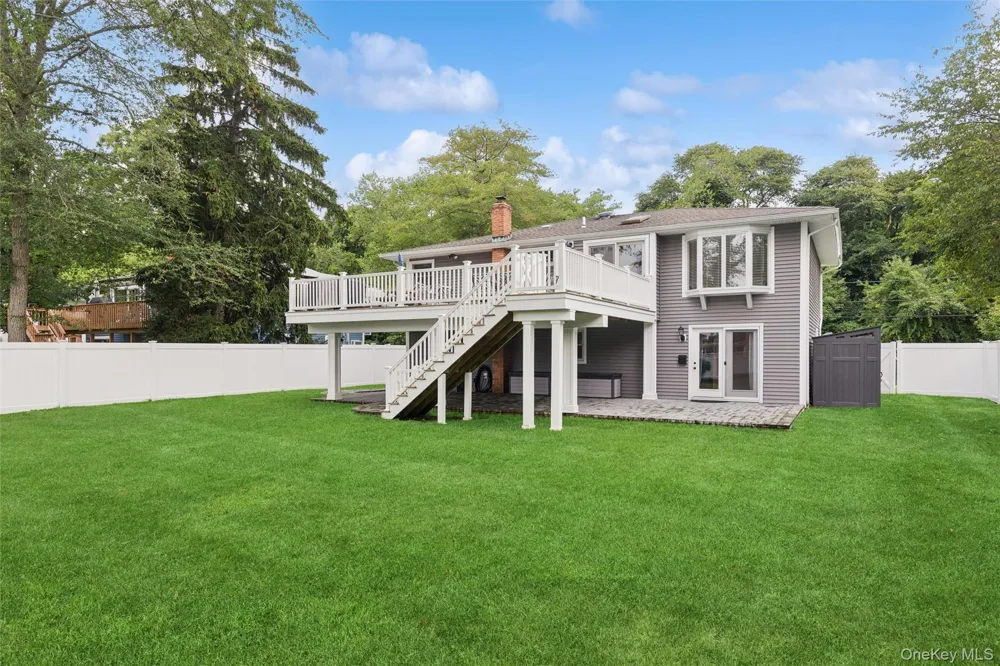 162 Stuyvesant Road Oakdale, NY 11769