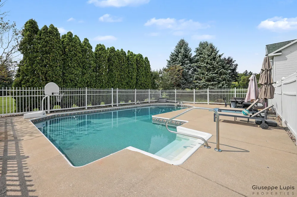 5870 Terrace Ridge Drive NE Courtland Township, MI 49341