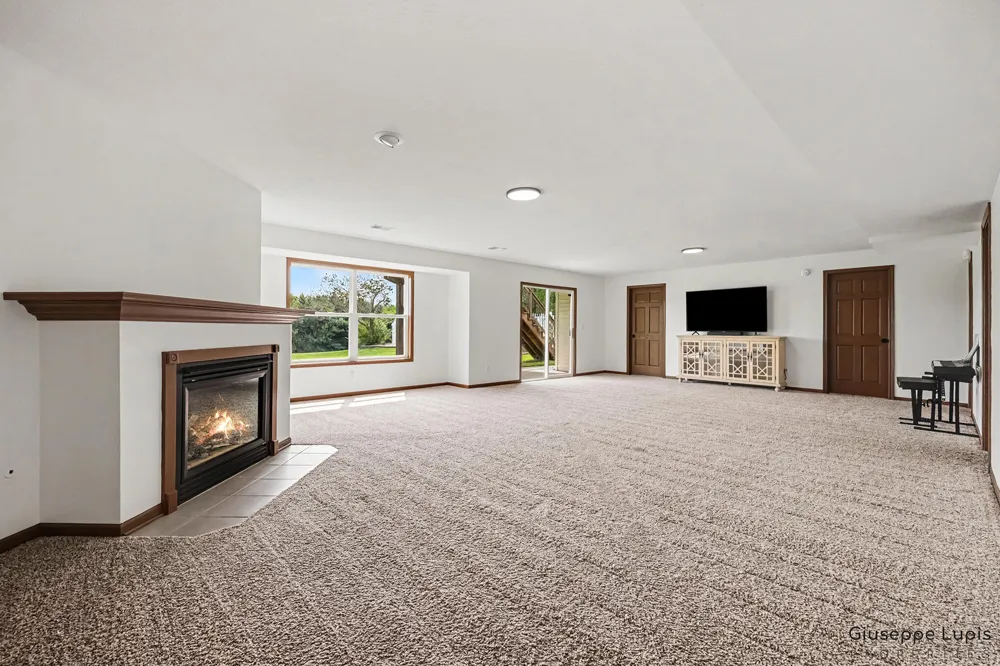 5870 Terrace Ridge Drive NE Courtland Township, MI 49341