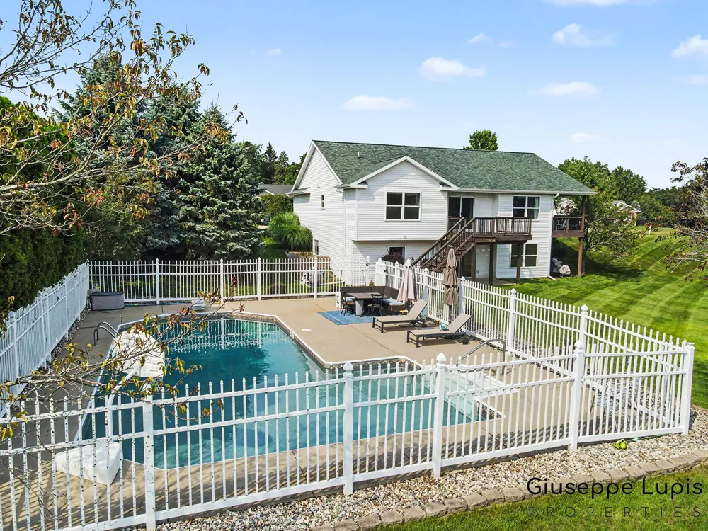 5870 Terrace Ridge Drive NE Courtland Township, MI 49341