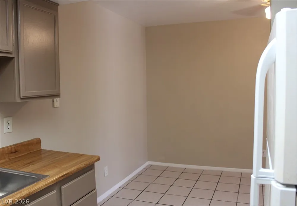 3770 Shirebrook Drive #75 Las Vegas, NV 89115