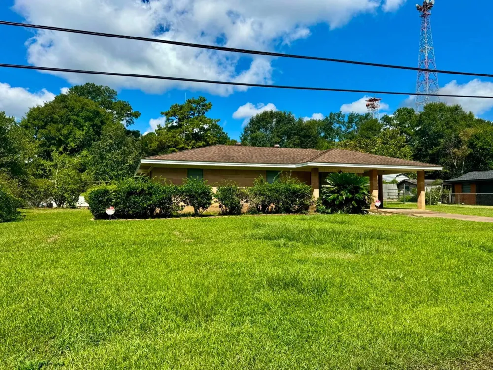 1815 Lee Miller Road Silsbee, TX 77656