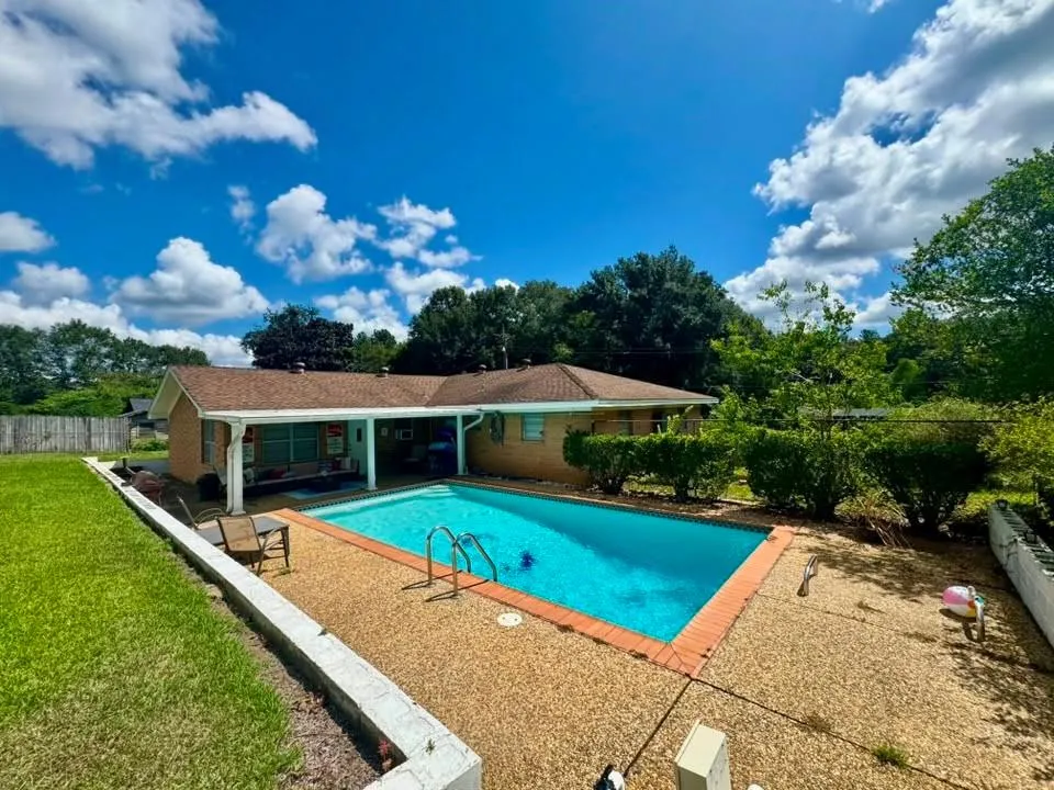 1815 Lee Miller Road Silsbee, TX 77656