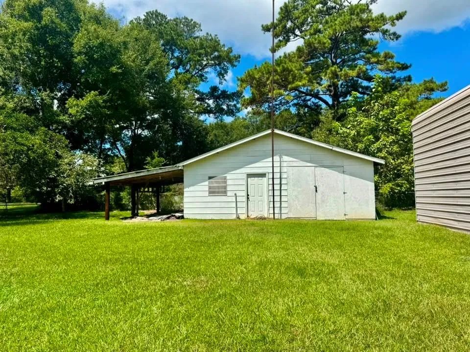 1815 Lee Miller Road Silsbee, TX 77656