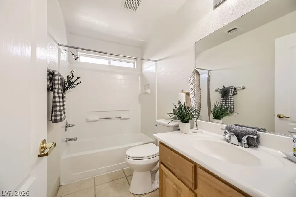 6713 Lookout Lodge Lane #1 North Las Vegas, NV 89084