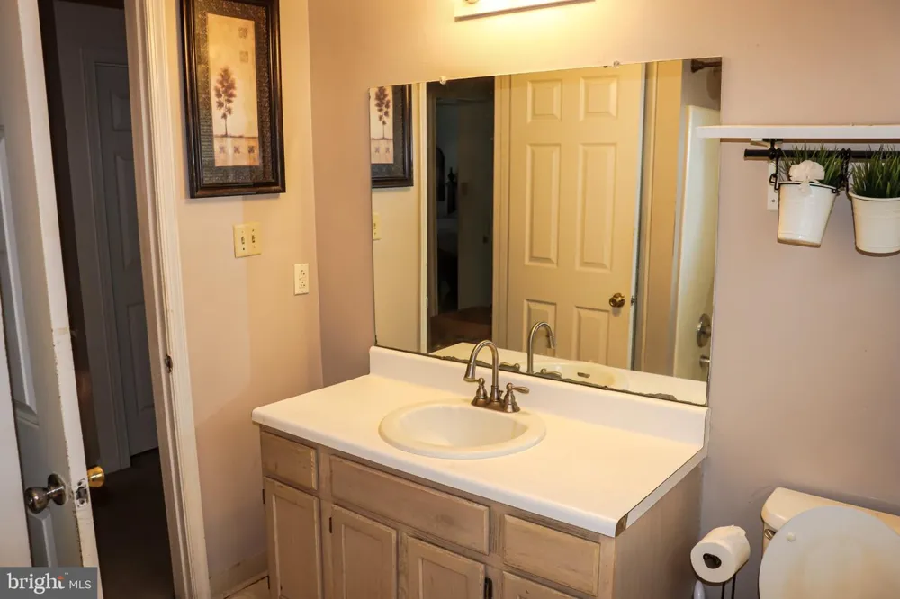 231 ROMEO DRIVE New Castle, DE 19720