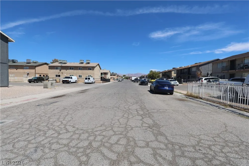 4272 Vornsand Drive Las Vegas, NV 89115