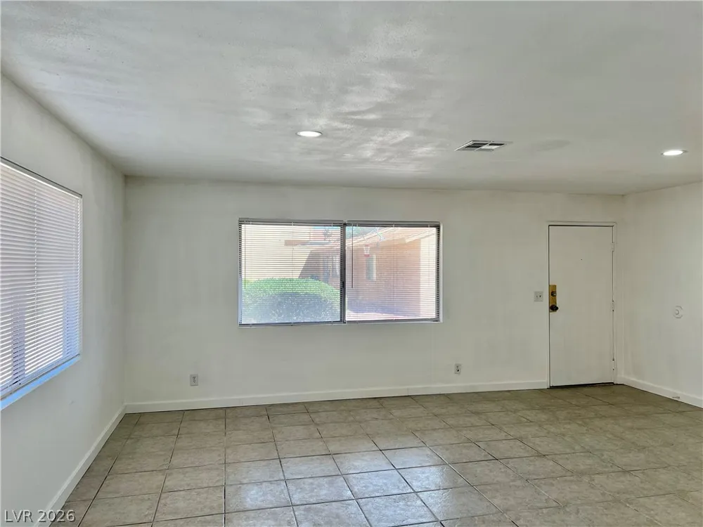 5116 Golden Lane #A Las Vegas, NV 89119