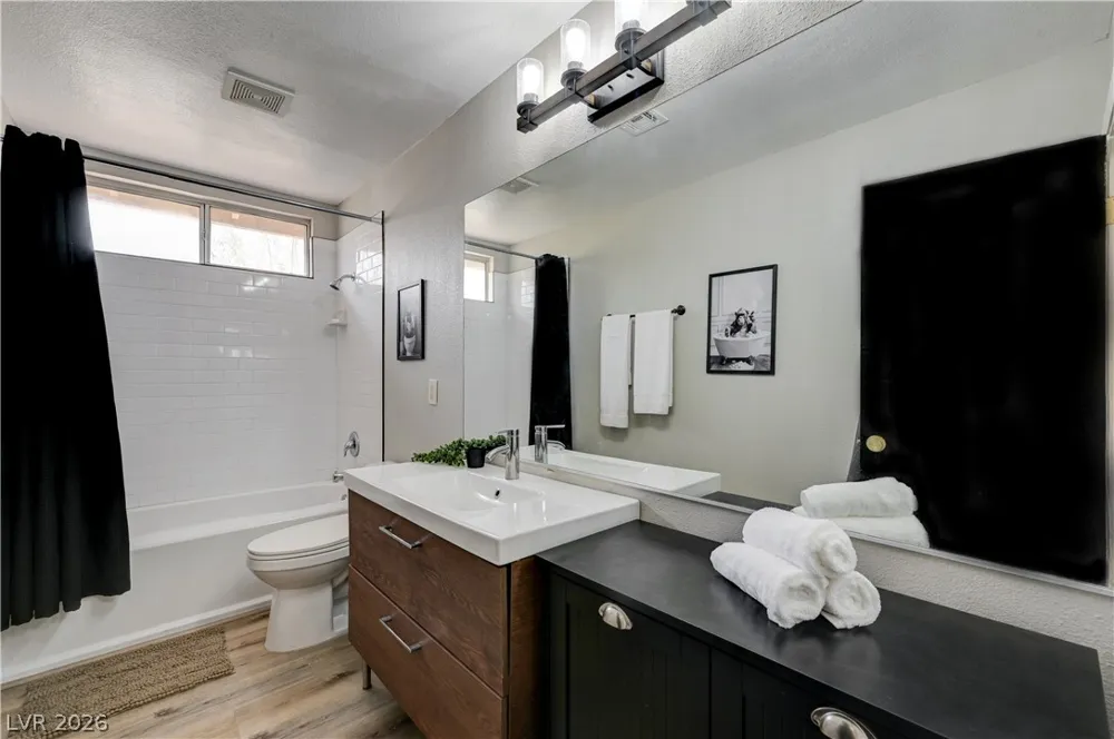 9440 Abalone Way Las Vegas, NV 89117