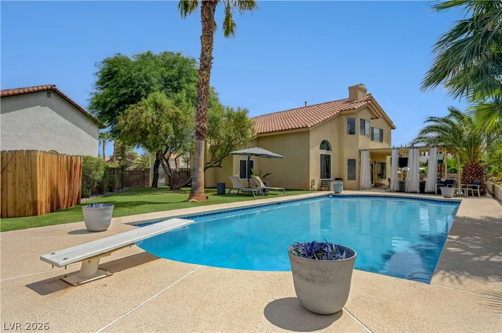 9440 Abalone Way Las Vegas, NV 89117