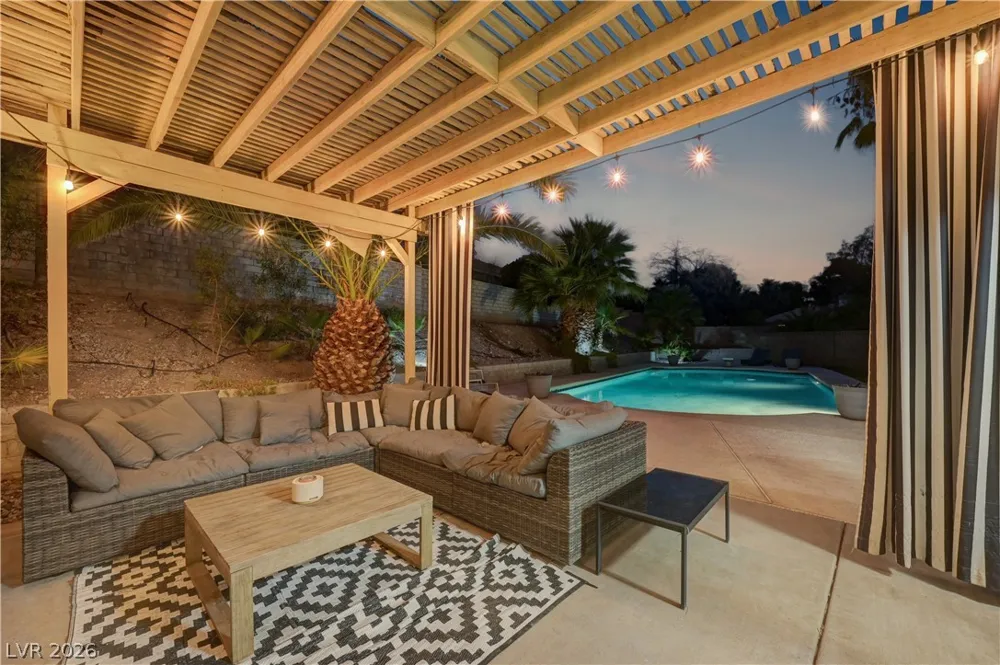 9440 Abalone Way Las Vegas, NV 89117
